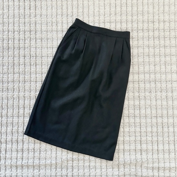 BFA Classics Vintage 100% Wool Skirt - Picture 2 of 4